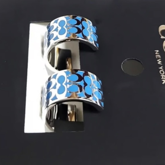 💙NWT Coach Signature Enamel Huggie Earrings Bright Blue & Silver💙 - Picture 3 of 6